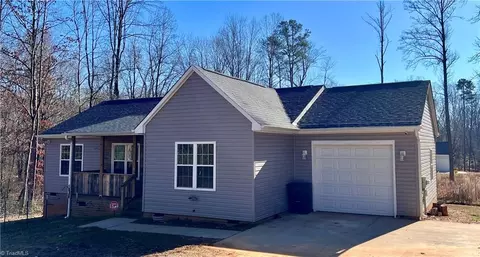 2531 Henley Ln, Walkertown, NC 27051