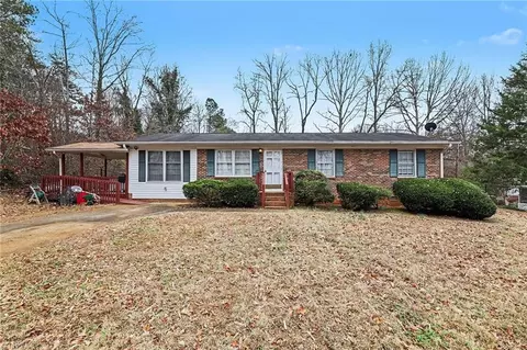 5404 Pine Level Dr, Browns Summit, NC 27214