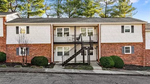 204 Northpoint Ave #C, High Point, NC 27262