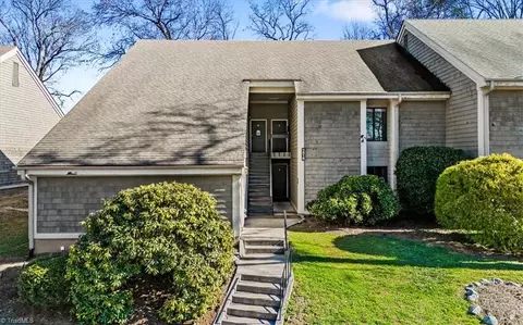 1518 Benjamin Pkwy #C, Greensboro, NC 27408