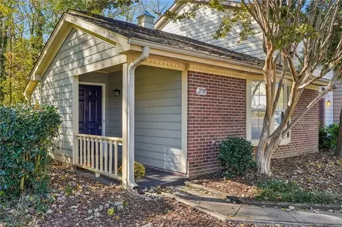 2739 Cottage Pl, Greensboro, NC 27455