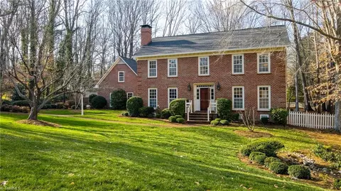 5 Kenbridge Ct, Greensboro, NC 27410