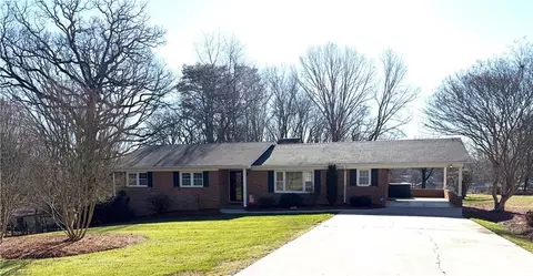 213 Grassy Creek Dr, State Road, NC 28676