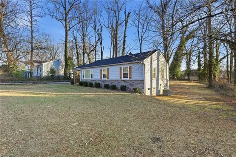 Exterior - 1506 Boundary Ave, High Point, NC 27260 photo 3 of 7