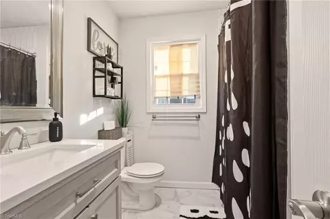 Bath - 1506 Boundary Ave, High Point, NC 27260 photo 1 of 3