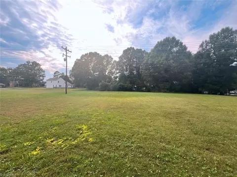 000 Rockwood Ave, Burlington, NC 27215