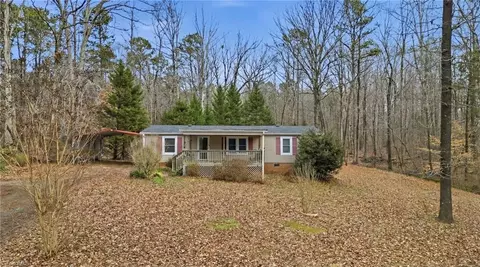 5020 Cashatt Rd, Trinity, NC 27370