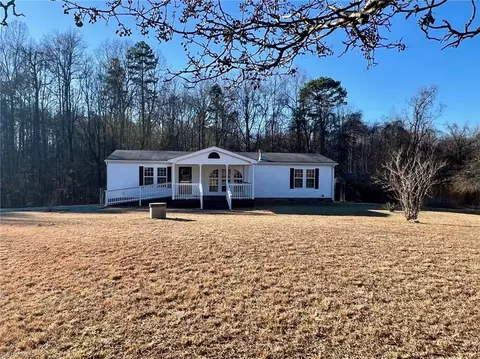 5309 Prudencia Dr, Mcleansville, NC 27301