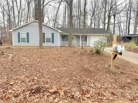 9 Bellows Ct, Greensboro, NC 27407