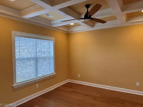 102 Jasper Ct, King, NC 27021 photo 4