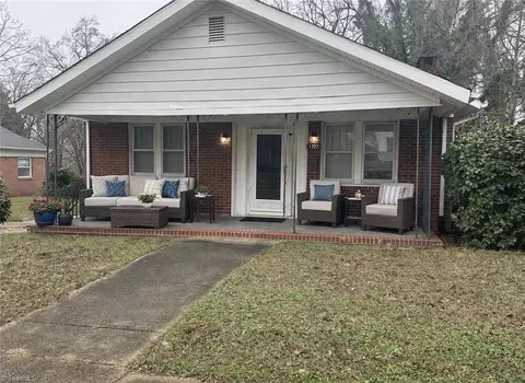 1727 Thurmond St, Winston Salem, NC 27105