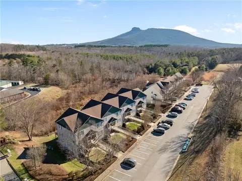 226 Lola Ln #103, Pilot Mountain, NC 27041