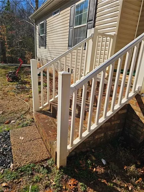 1591 Carson Rd, Pilot Mountain, NC 27041 photo 4