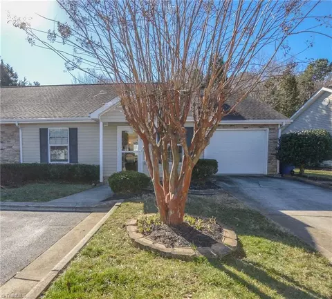 2873 Hyde Place Cir, Winston Salem, NC 27103