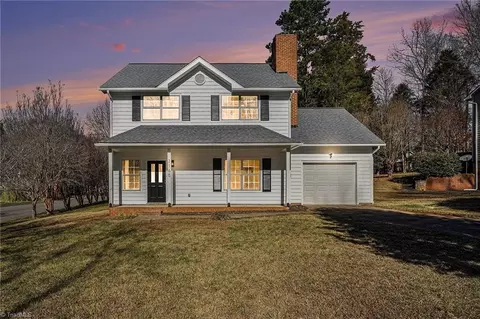 3165 Hickory Ridge Dr, Winston Salem, NC 27127