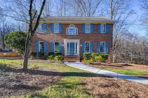 3508 Donegal Dr, Clemmons, NC 27012