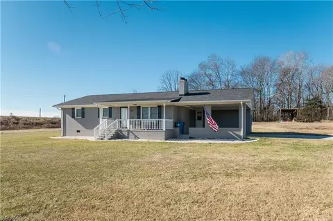 701 Farmington Rd, Mocksville, NC 27028
