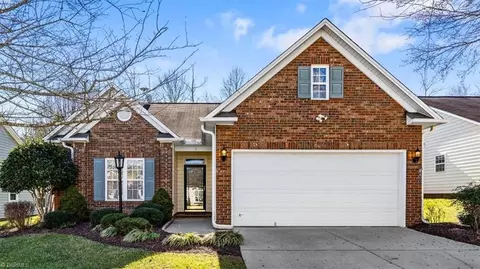118 Riverwalk Ln, Jamestown, NC 27282