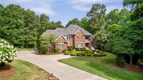 2730 Wellsprings Dr, Pfafftown, NC 27040