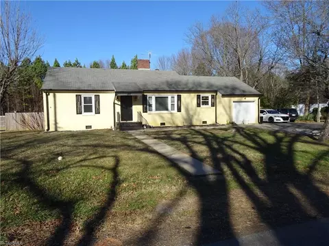 345 Starmount Ave E, Liberty, NC 27298