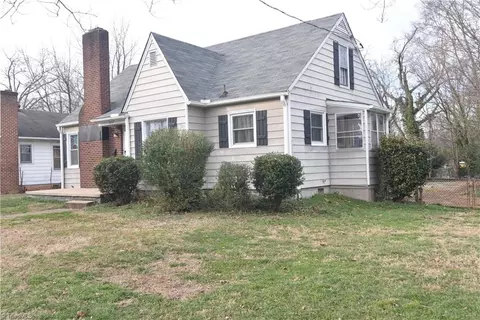 1045 Brookline St, Winston Salem, NC 27107