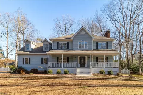 462 Ridgeway Ln, Lexington, NC 27295