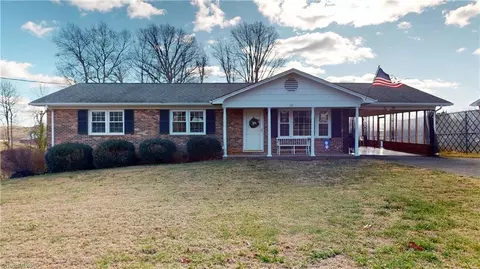 165 Noonkester Dr, Mount Airy, NC 27030