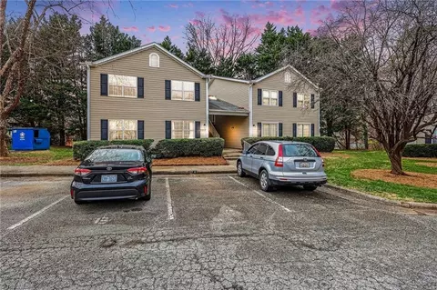 2217 C New Garden Rd, Greensboro, NC 27410