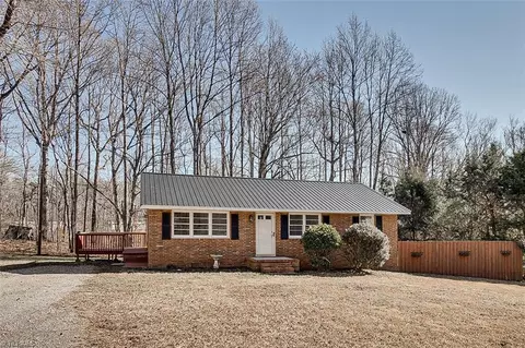 1696 Bantam Rd, Pleasant Garden, NC 27313