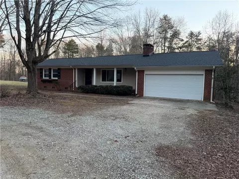 5005 Northbend Rd, Mcleansville, NC 27301