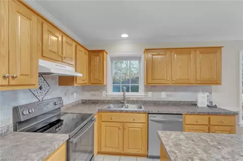 Kitchen - 2403 Regency Dr, Randleman, NC 27317 photo 4 of 5