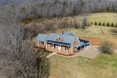 4254 Sparta Rd, North Wilkesboro, NC 28659