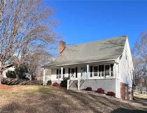 326 Springdale Rd, Walnut Cove, NC 27052