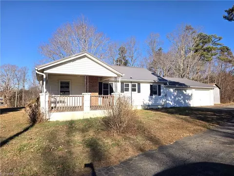 5149 S Nc Highway 66, King, NC 27021