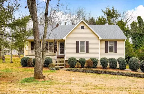 4809 Barkas Dr, Winston Salem, NC 27106