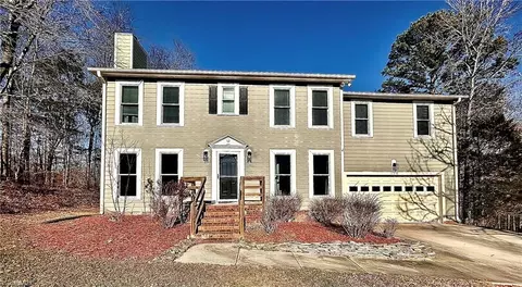 156 Cedar Bluff Ct, Thomasville, NC 27360