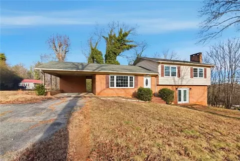 1625 Brushy Mountain Rd, Wilkesboro, NC 28697