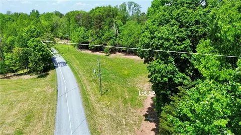 4051 Rolling Hill Dr, Tobaccoville, NC 27050
