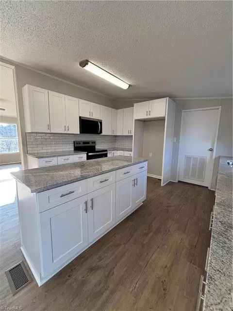 191 Owl Rd, Eden, NC 27288 photo 2