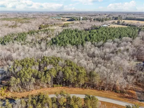 286 Pearman Rd, Summerfield, NC 27358