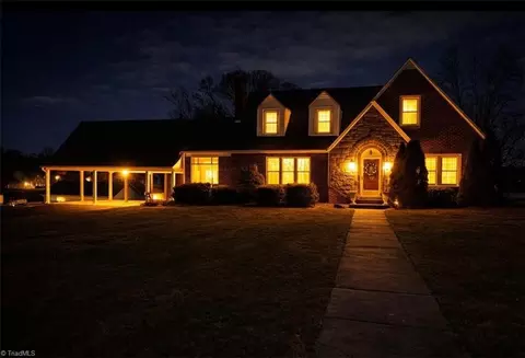 1919 Westfield Rd, Mount Airy, NC 27030