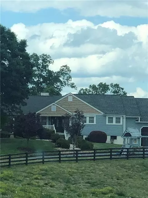 832 Hoover Hill Rd, Asheboro, NC 27205