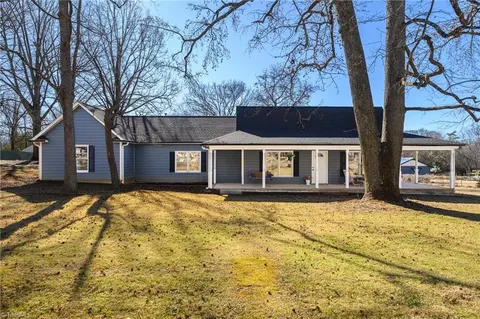 2618 Brame Rd, Greensboro, NC 27405