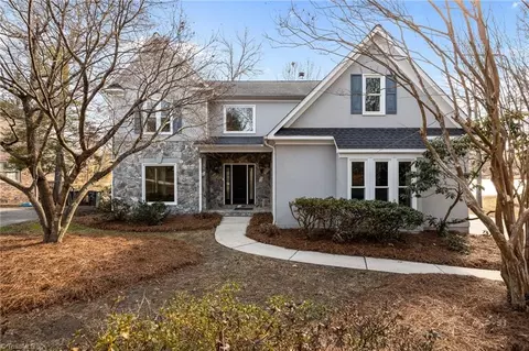 5305 Coveview Ct, Greensboro, NC 27407