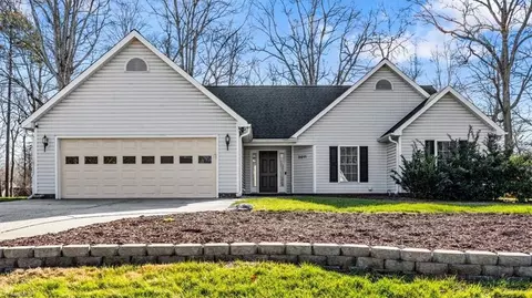 3011 Colony Dr, Jamestown, NC 27282