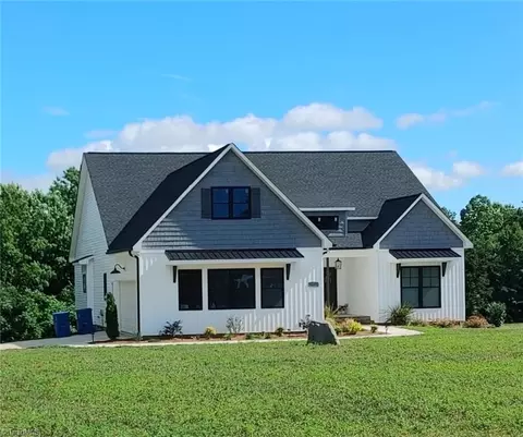 8805 Colgate Rd, Stokesdale, NC 27357