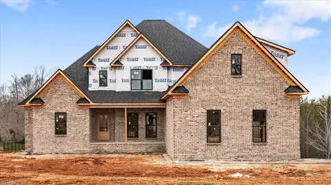 2015 Bob Jessup Dr, Greensboro, NC 27455