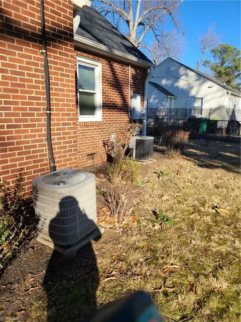 Exterior - 206 Moore Ave E, High Point, NC 27263 photo 4 of 6