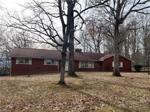 1036 Avondale Ave, Asheboro, NC 27203
