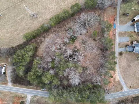 00 Long Hill Rd, Pilot Mountain, NC 27041